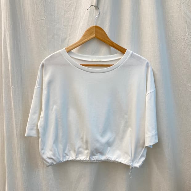 GU 화이트 크롭반팔티셔츠(L)