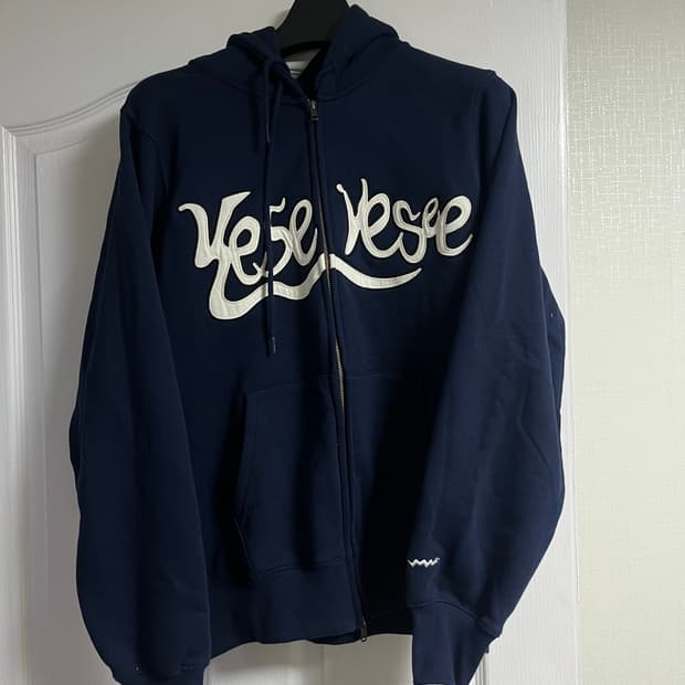 YESEYESEE 후드집업