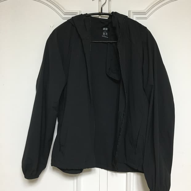 마카오 유니클로 바람막이 블랙 s