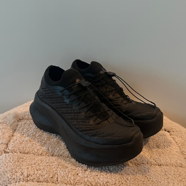 살로몬 x 꼼데가르송 옴므 펄사 플랫폼