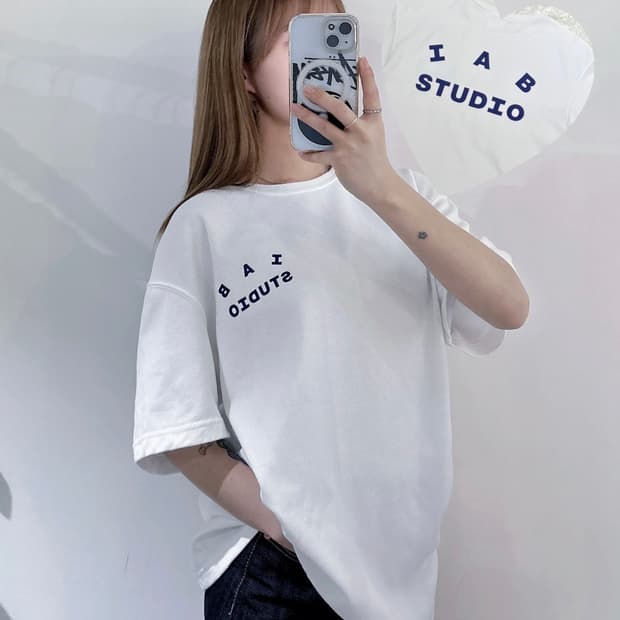 아이앱 화이트 빅로고 반팔