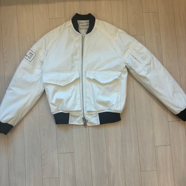 엔더슨벨 화이트 봄버