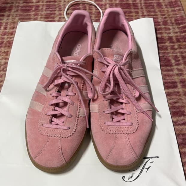 아디다스 버뮤다 글러우 핑크