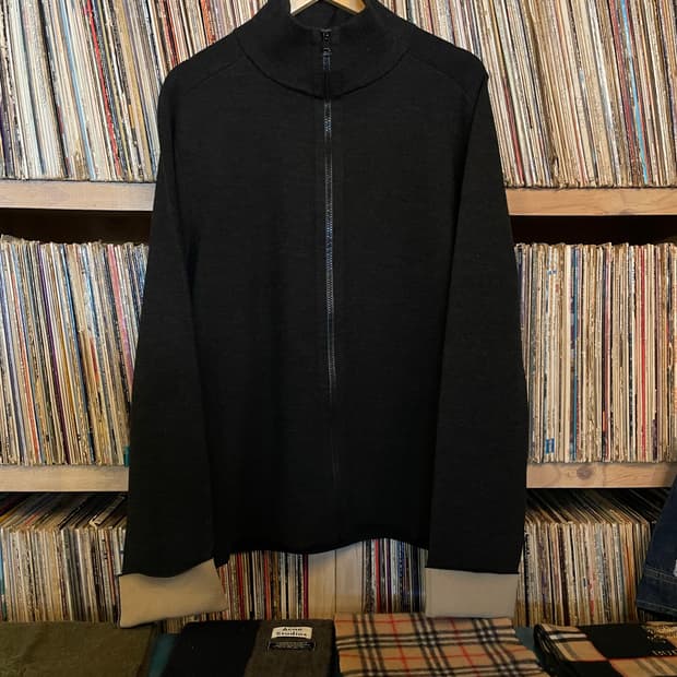 보테가베네타 20SS 풀집업 니트