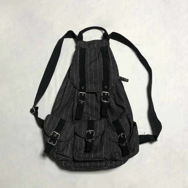 스트라이프 쓰리 포켓 백팩 그레이