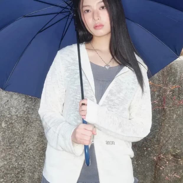 애즈온 쿠마 후드집업 아이보리