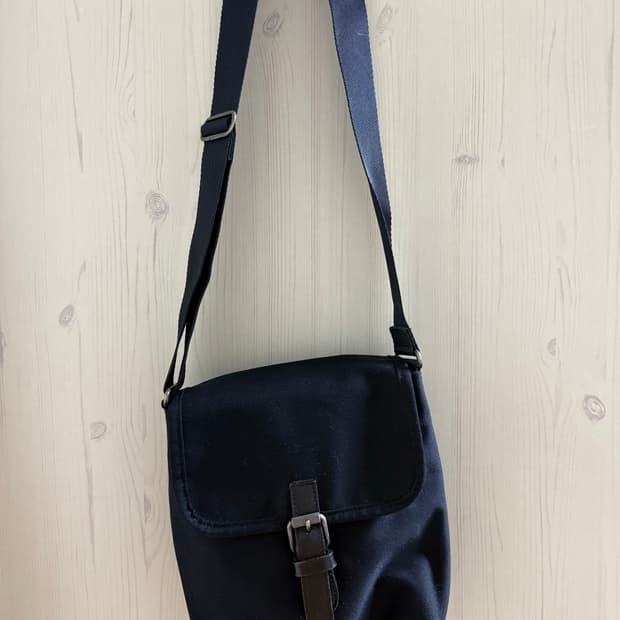 아네스 베 크로스 백