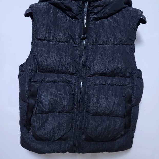 CP컴퍼니 고글 패딩 베스트(키즈 10사이즈)