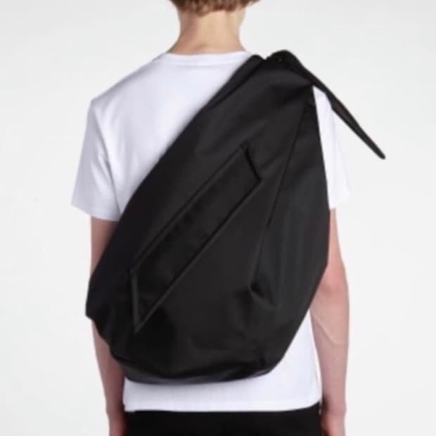 라프시몬스 이스트팩 슬링백