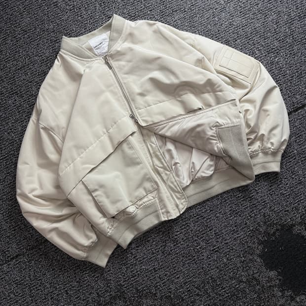 코드그라피 포켓 디테일 유틸리티 항공 자켓 4022