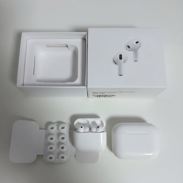 에어팟 프로 3세대 10회 미만 사용입니다.