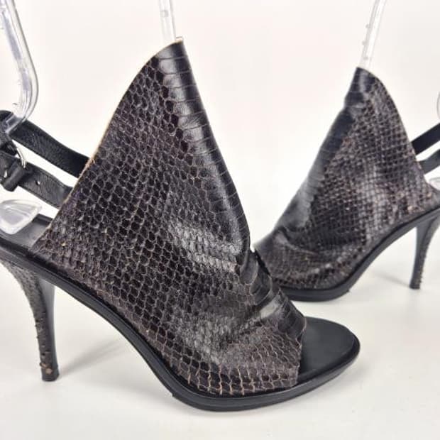 Balenciaga파이톤 힐