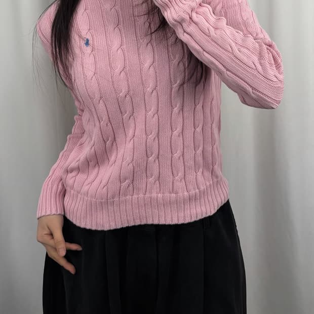 폴로 QR 핑크 꽈배기 니트