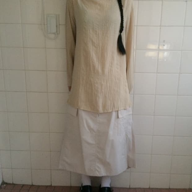 Pleats high neck sleeve