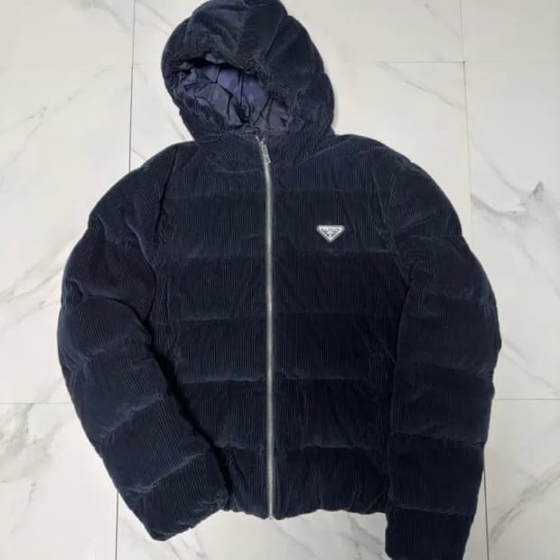 새상품 프라다 코듀로이 후드 패딩 48