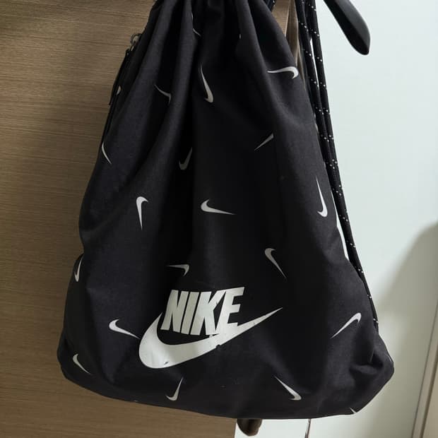 나이키 스우시 백