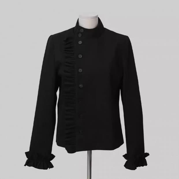 프릴 블랙 사선 버튼 자켓