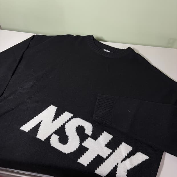 FREE 네스티킥 블랙 빅로고 오버핏 니트