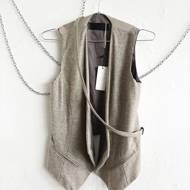 하이더아커만 사선 본디지 레이어드 울 베스트