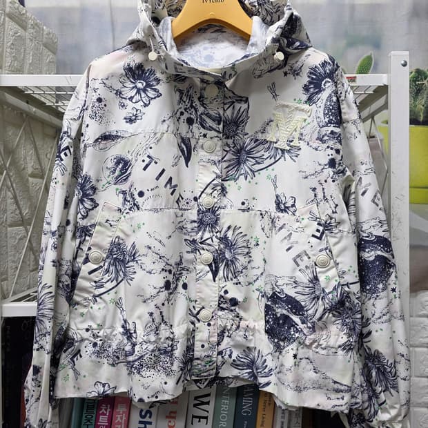 타임 여성바람막이 66 후드집업점퍼 화이트로고 플로럴 숏점퍼 WM18