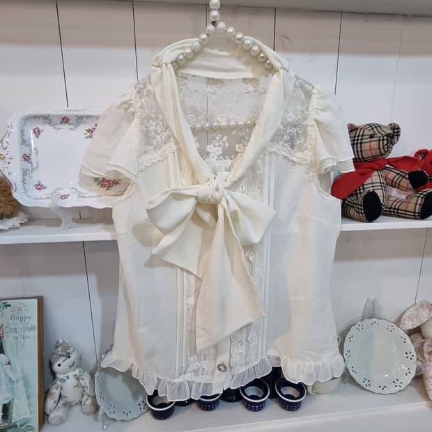 Liz Lisa(리즈리사) 아이보리 빅리본 레이스 블라우스