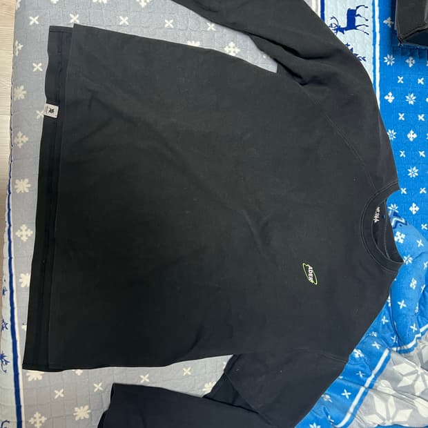 아더에러 롱슬리브 a2