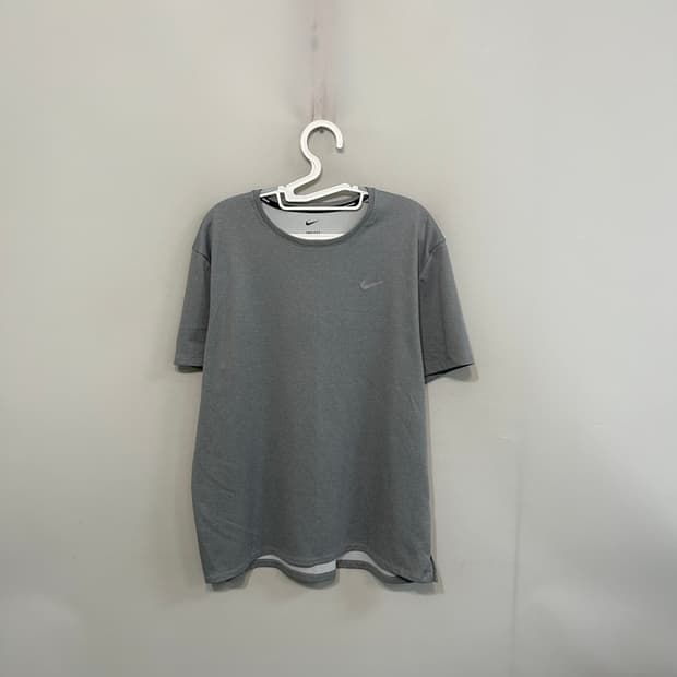 나이키 드라이핏 반팔 티셔츠 105 
