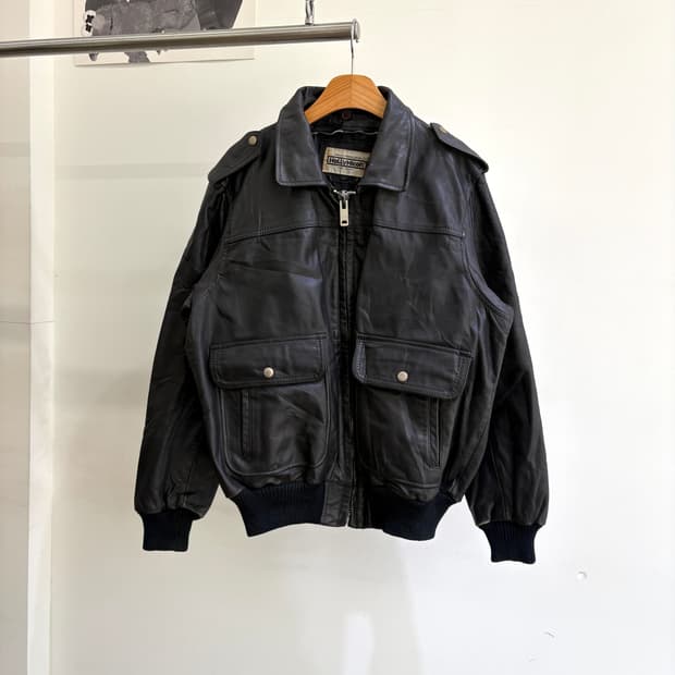 HOLLYNICOH 레더자켓