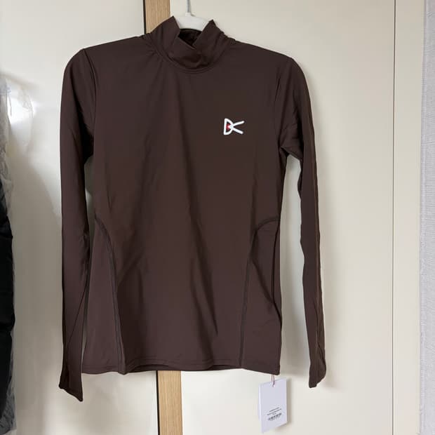 디스트릭트비전 롱슬리브 새상품