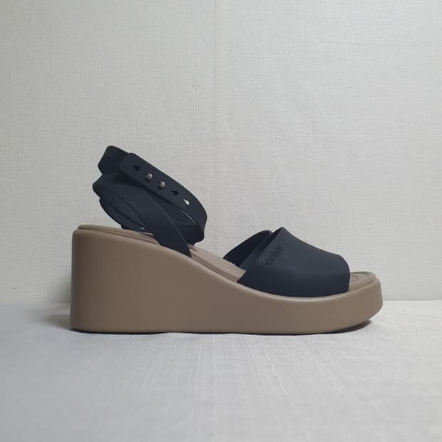 크록스 브루클린 앵클 스트랩 웨지 샌들 240mm