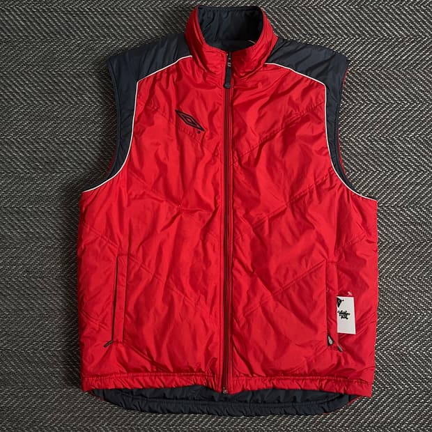 엄브로 올드스쿨 디테일 양면 퀼팅 베스트o 2915