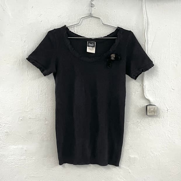 돌체앤가바나 리본 프릴 니트 탑