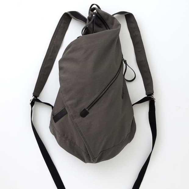 해칭룸 더플 백팩 머드 챠콜