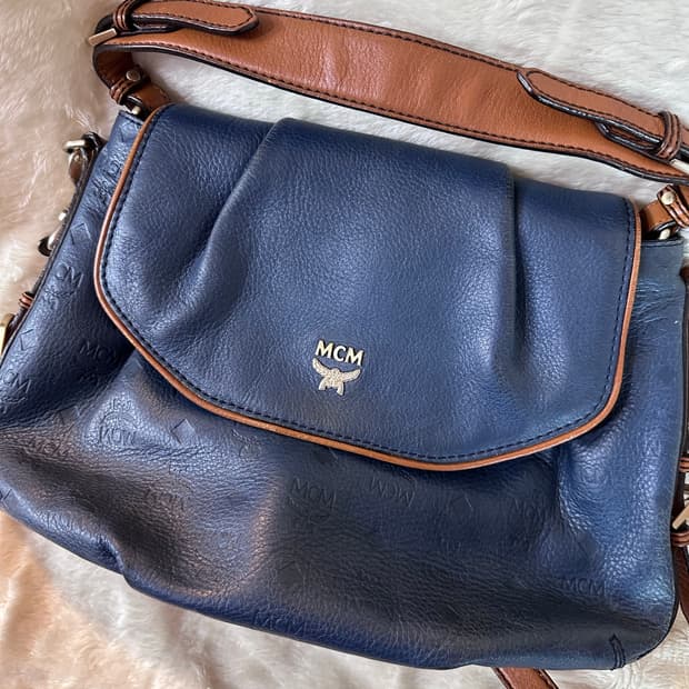 MCM 빈티지 블루 숄더백 / 감성템 / 희귀컬러