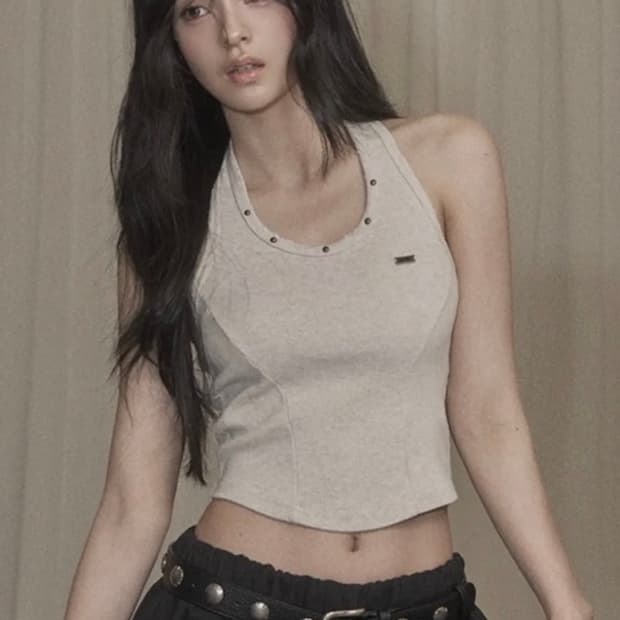카키포인트 damage stud halter top beige