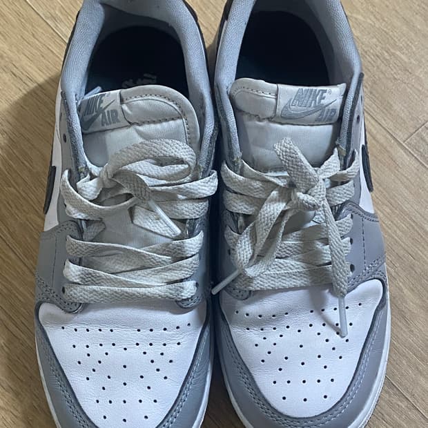 조던 1 레트로 로우 OG 울프 그레이 앤 화이트