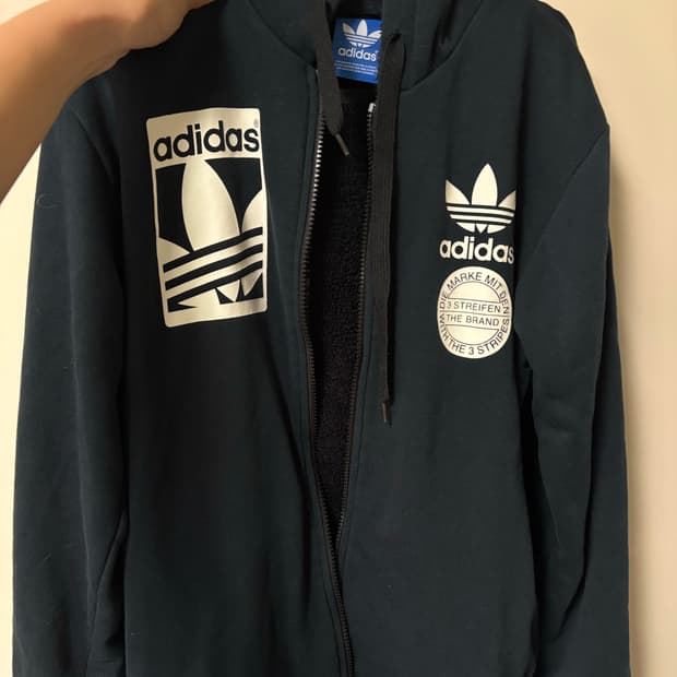 아디다스 그래픽 쉐르파 후드 집업