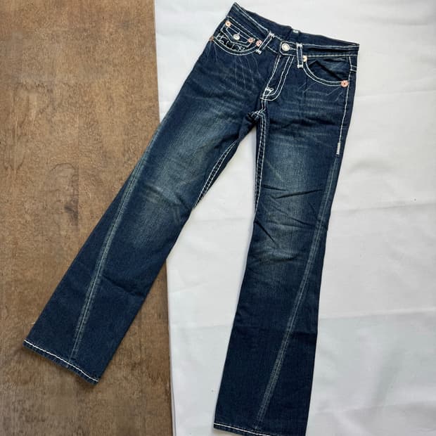 truereligion 트루릴리젼 조이 로우라이즈 부츠컷 팬츠 (화이트)
