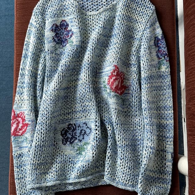 Middle gauge flower pattern crochet knit