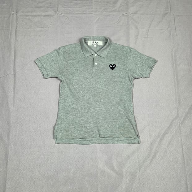 [꼼데가르송] 플레이 블랙 하트 와펜 반팔 카라티 | S00091