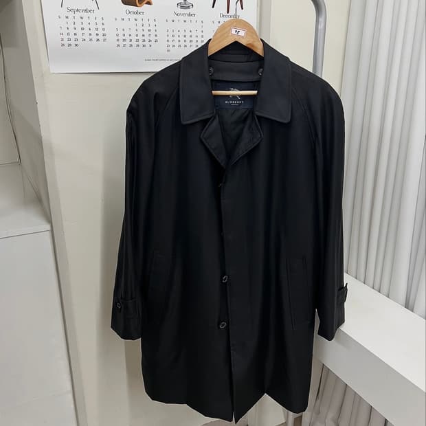 버버리 내피형 블랙 맥코트