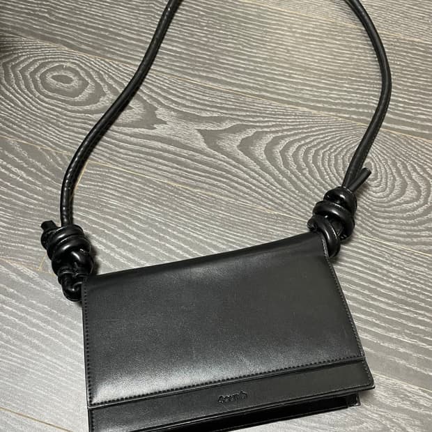 나눔) 4our b 블랙 로프백