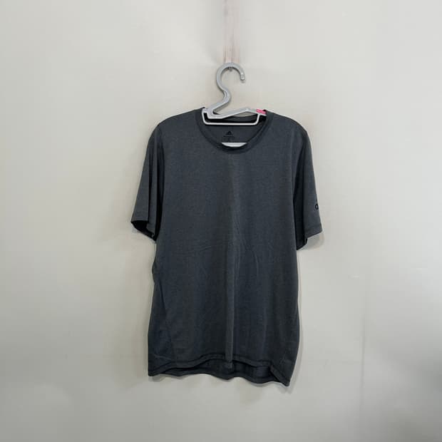 아디다스 남성 반팔 티셔츠 XL