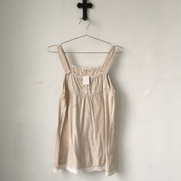 Crochet trimming button up sleeveless