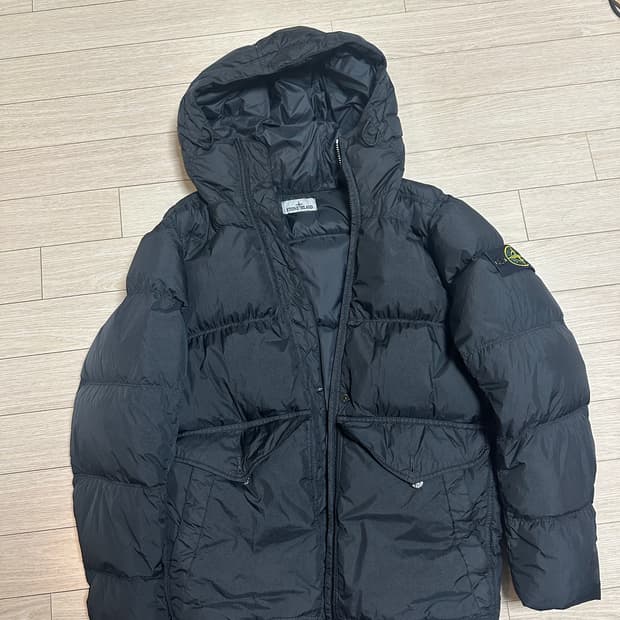 [L] 스톤아일랜드 40723 크링클랩스 후드 패딩