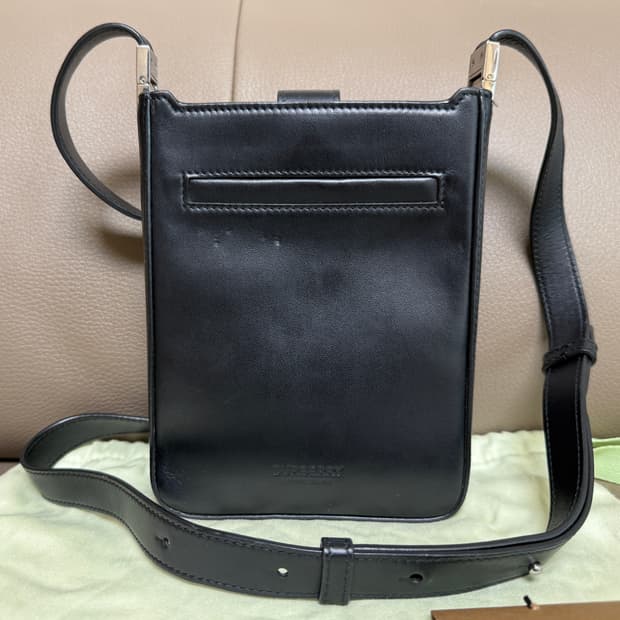 버버리 올림피아 카프스킨 크로스백 블랙