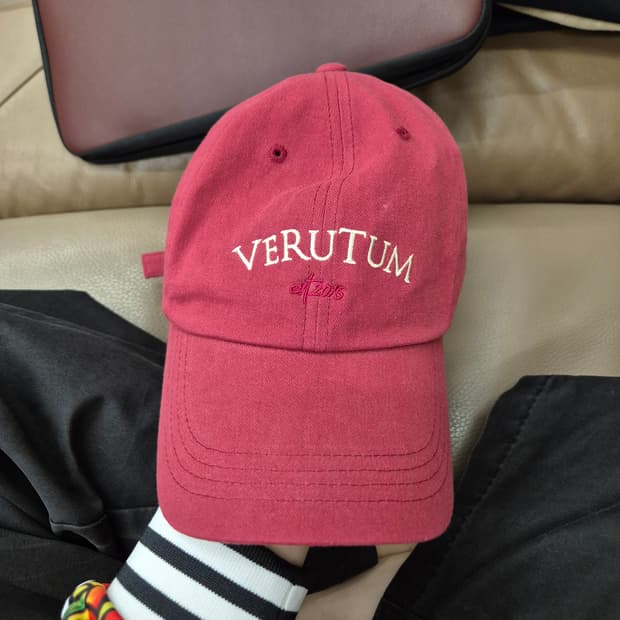 VERUTUM 베루툼 볼캡 버건디