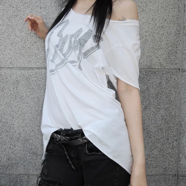 Loose Fit Graphic T-Shirt