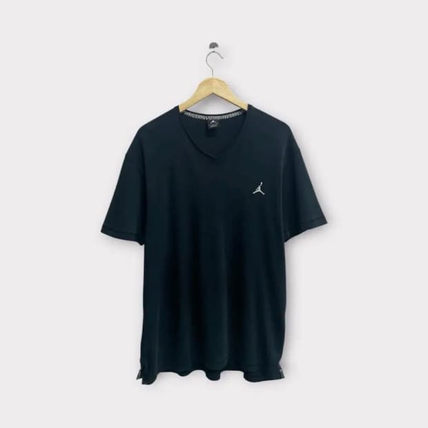 나이키 조던 브이넥 반팔 티셔츠 XL