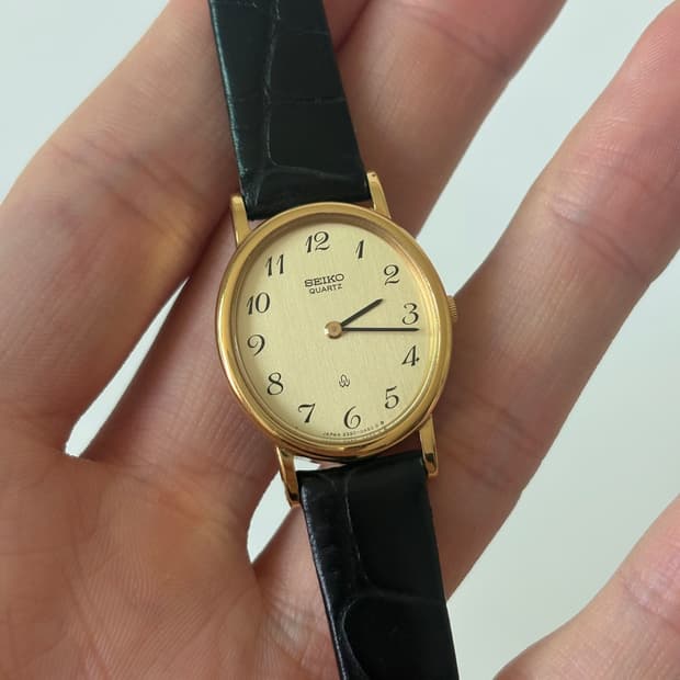1980s Arabic Index Oval Ladies Quartz